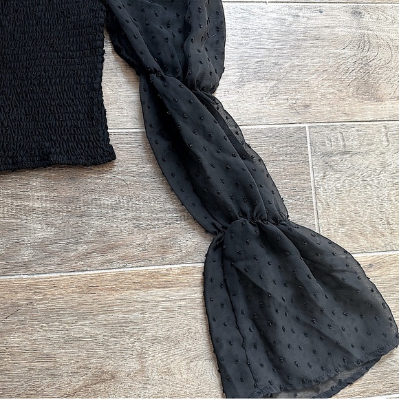 Boohoo Off the Shoulder Polka Dot Ruffle long sleeve sheer Crop Blouse Size 10 - Picture 4 of 5